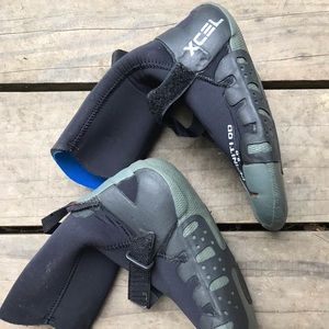 Xcel Womens surf booties, size 6.